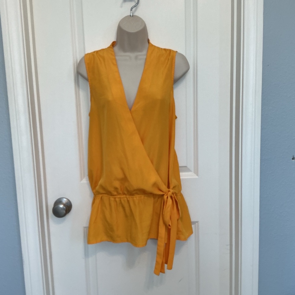 Michael Kors Gold/ Yellow Faux Wrap Side Tie Sleeveless Peplum Top Size Large - Picture 2 of 8